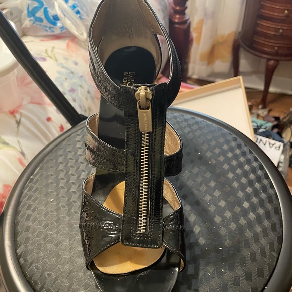 Shoes - Picture 2 of 3